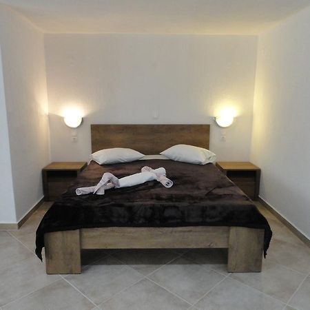 Delfini House Apartment Аспровалта Екстериор снимка