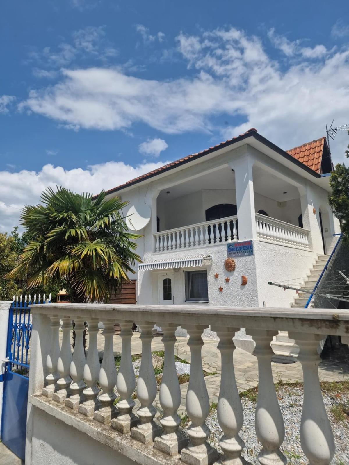 Delfini House Apartment Аспровалта Екстериор снимка